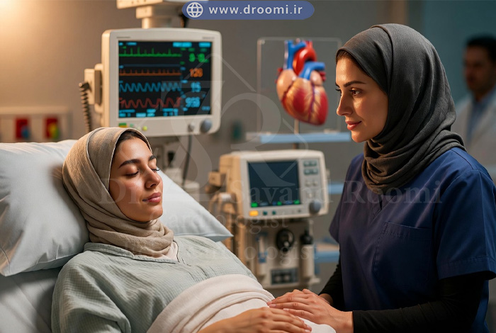بیمار آرام در کلینیک قلب، در حال آماده شدن برای اکو مری سه‌بعدی با راهنمایی پرستار.